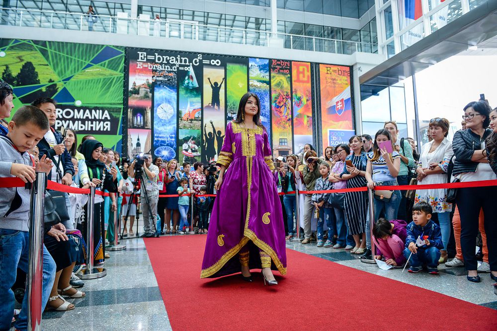 EKSPO-da Qatar eliniń sán úlgileri kórsetildi