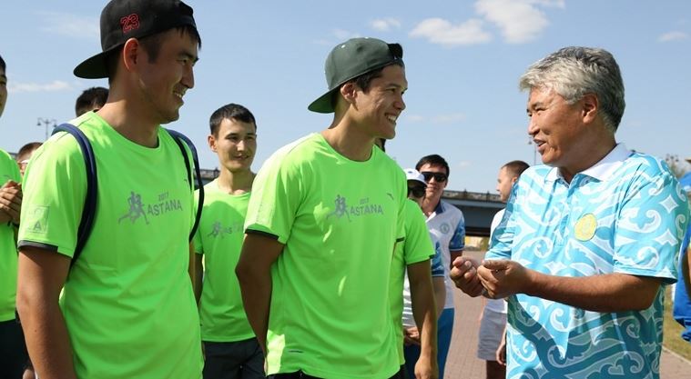 Olımpıada chempıony Danııar Eleýsinov aldaǵy josparymen bólisti