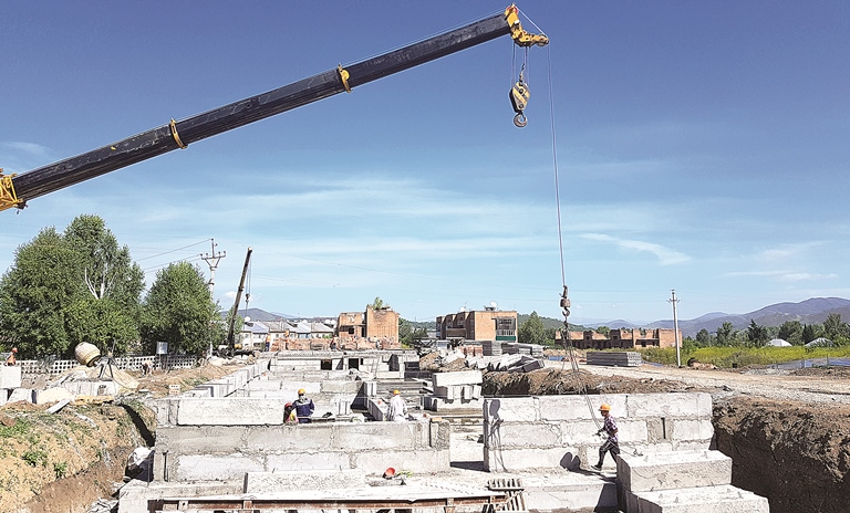 Qalada da, qyrda da qurylys qyzyp tur