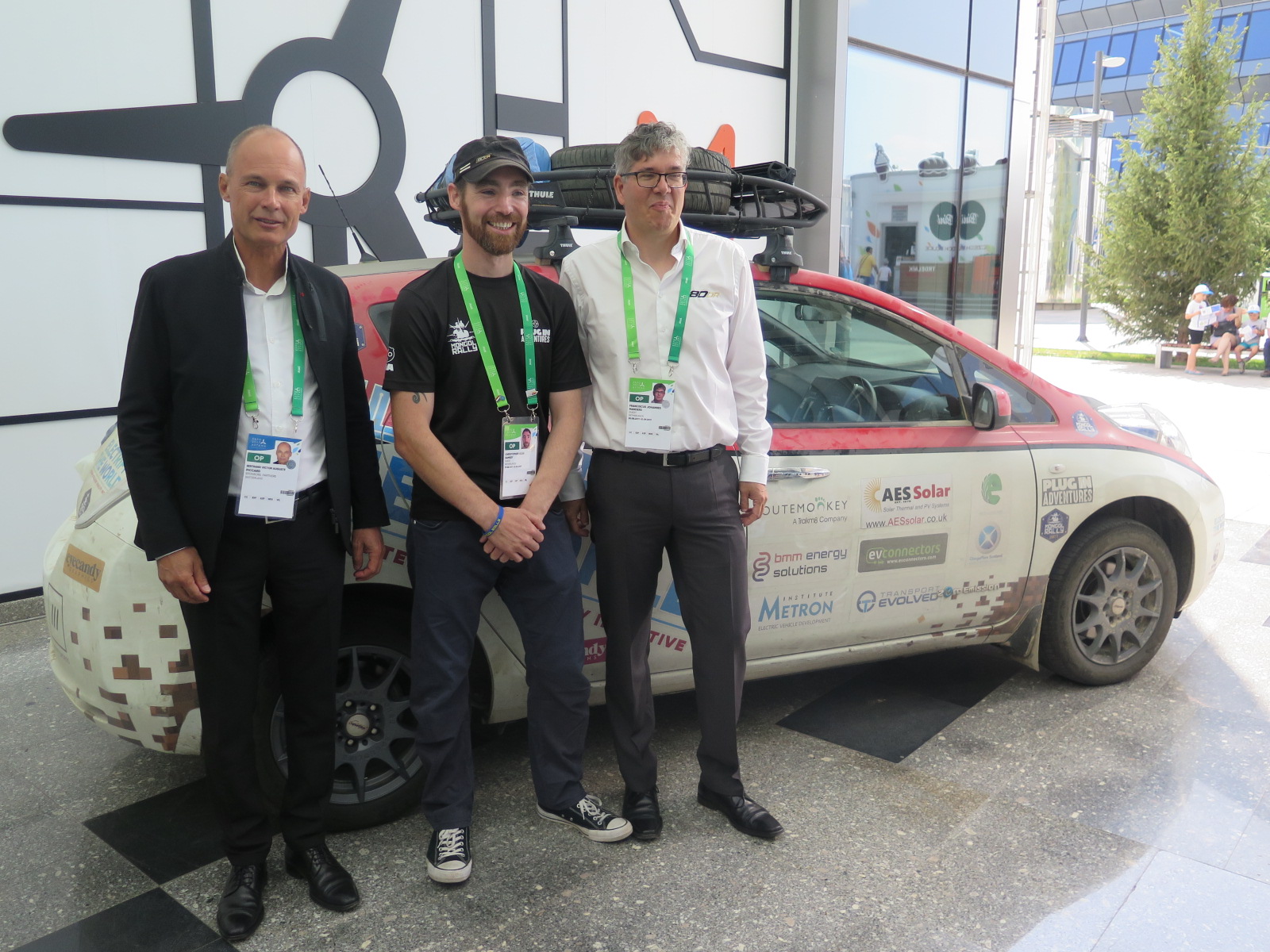 Londonnan Astanaǵa elektromobılmen kelgen shabandoz