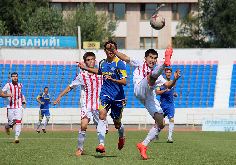 Pavlodarda fýtboldan «Aımaqtar týrnıri» ótti