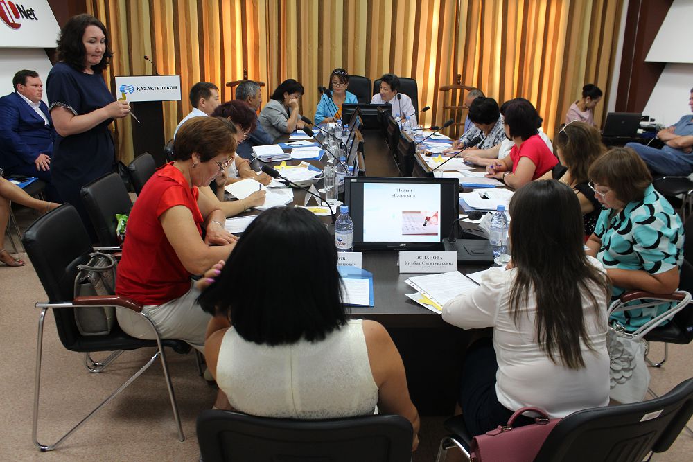 Qostanaıda ana tilin damytý boıynsha dóńgelek ústel ótti