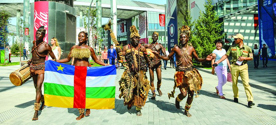 Keshe Ortalyq Afrıka Respýblıkasy ult­tyq kúnin merekeledi (EKSPO jańalyqtary)