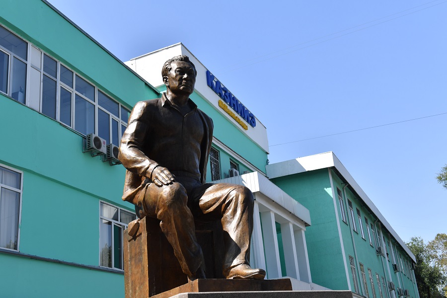 Qazaq energetıka ǵylymynyń atasy Shapyq Shókınge eskertkish ornatyldy