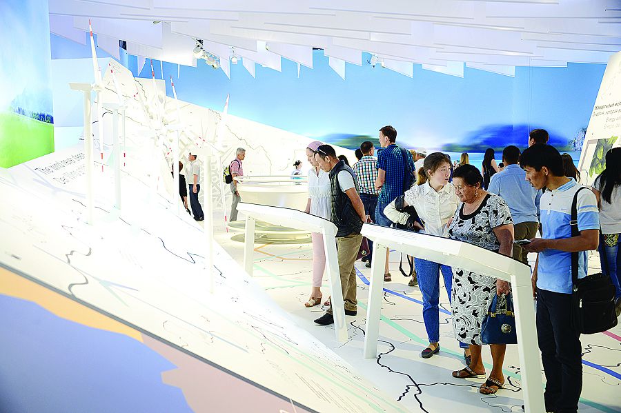 Keshe Meksıka ulttyq kúnin atap ótti (EKSPO jańalyqtary)