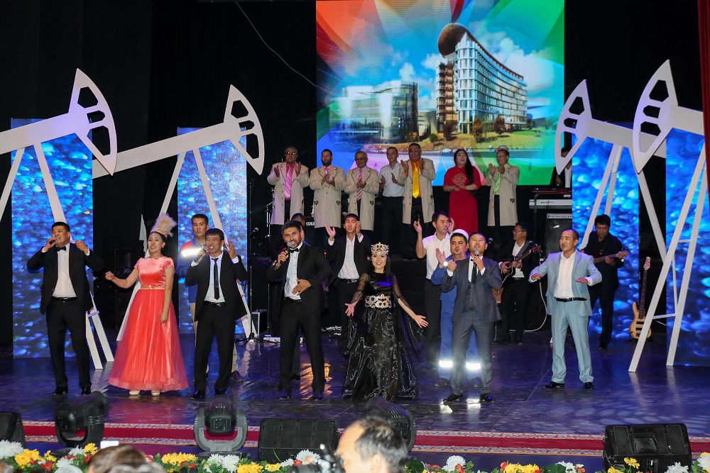 Mańǵystaýda munaı jəne gaz kesheni qyzmetkerlerine qurmet kórsetildi