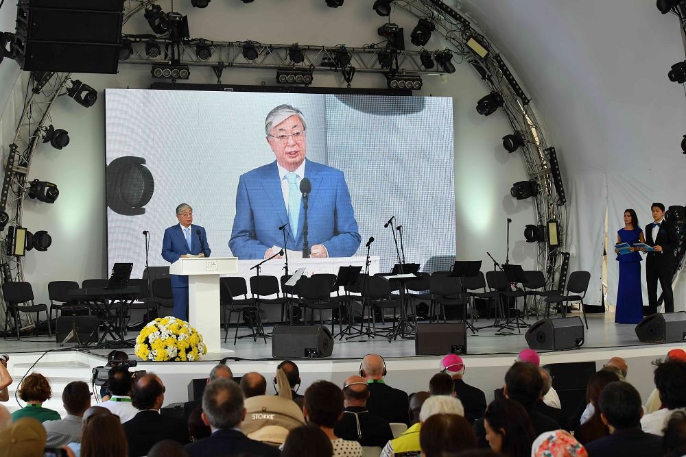 Álemdik jáne dástúrli dinder lıderleriniń VI Sezi Astanada ótedi