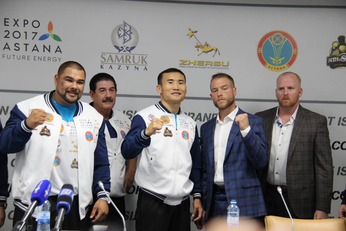 Qanat Islam men Brendon Kýk baspasóz jıynyn ótkizdi