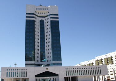 Sheteldik kompanııa ókilderimen kezdesti