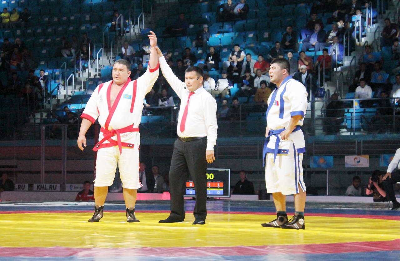 Álem barysy ‒ 2017. Aıbek Nuǵymarov fınalda grýzın balýanymen beldesedi