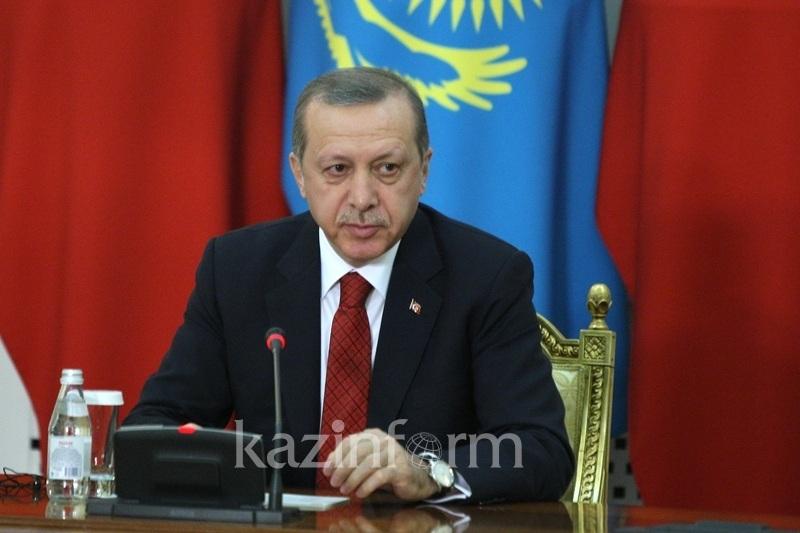 Nursultan Nazarbaev túrki áleminiń aqsaqaly ekenin dáleldedi - Redjep Erdoǵan