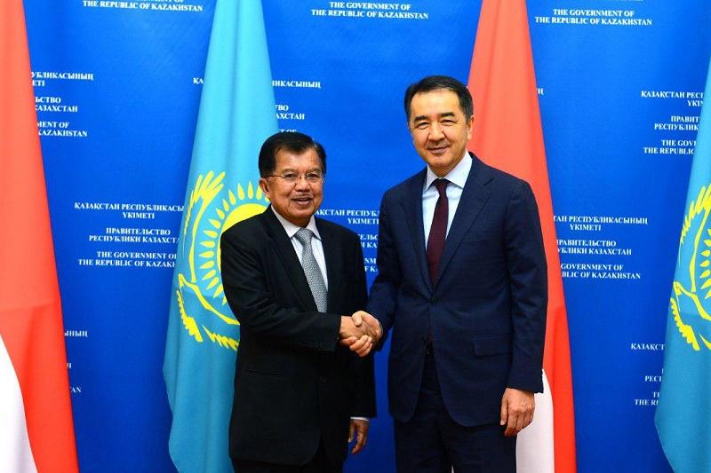 B.Saǵyntaev pen Indonezııanyń vıse-prezıdenti ıslam bankıngine qatysty máselelerdi talqylady