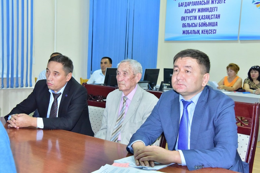 OQO-da «Rýhanı jańǵyrý» baǵdarlamalyq maqalanyń júzege asyrylýy barysy talqylandy