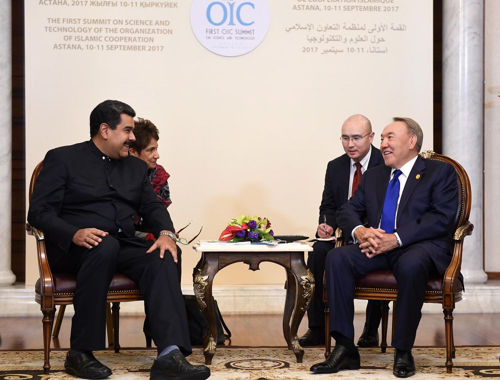 
Elbasy Venesýela Prezıdenti Nıkolas Madýromen kezdesti