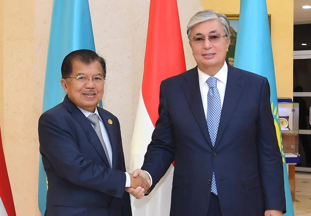 Toqaev Indonezııanyń Vıse-prezıdentimen kezdesti