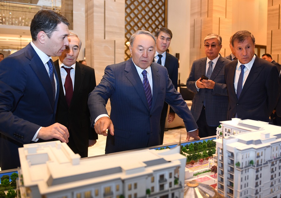 Nazarbaev «The St. Regis Astana» qonaq úıine bardy
