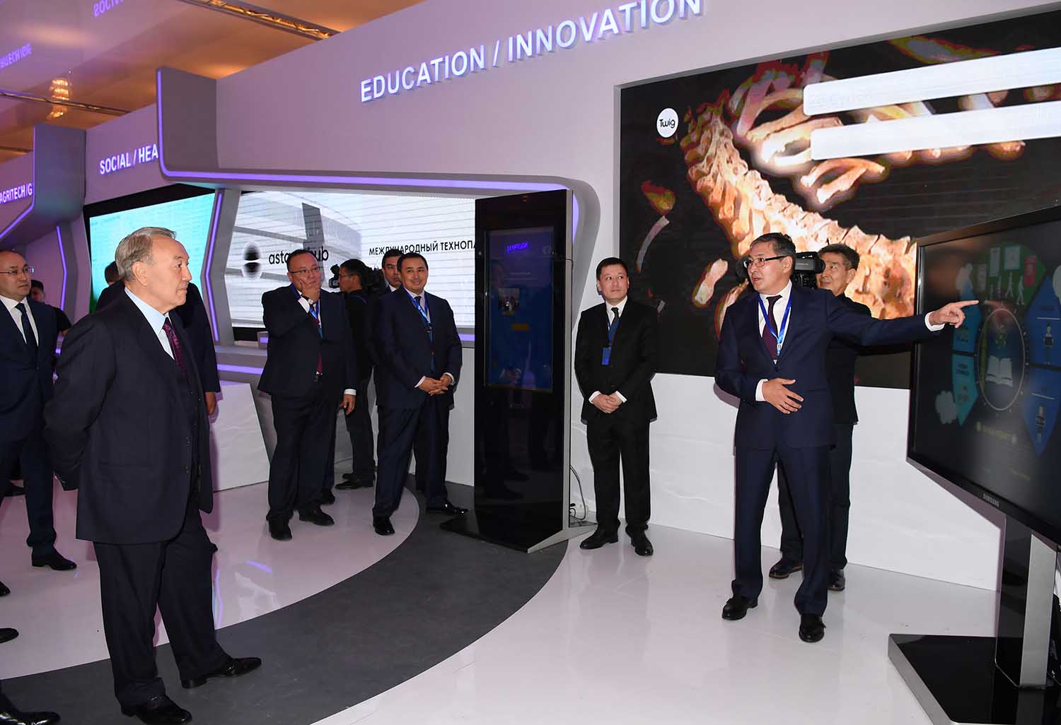 Prezıdent sıfrlandyrý boıynsha komıssııa qurýdy tapsyrdy