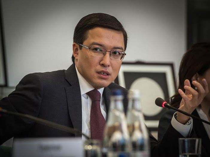 Ulttyq bank tóraǵasy Almatyda BAQ ókilderimen kezdesti