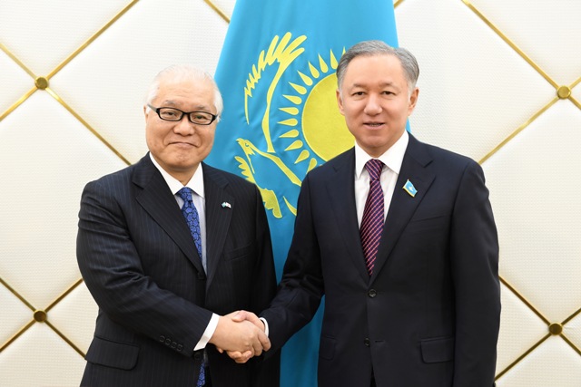 Májilis Tóraǵasy Keızo Takemıdi qabyldady