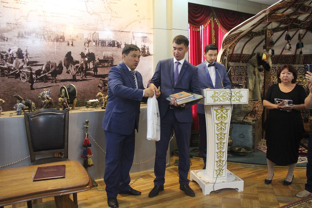 Oralda Túrkistan mýzeıiniń kórmesi ótýde