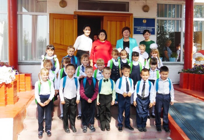 Reseı jınaq bankiniń Basqarma tóraǵasy ózi oqyǵan mektebine tartý jasady