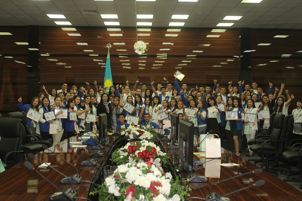 OQO-da EKSPO-2017 kórmesine atsalysqan erikti jastar marapattaldy