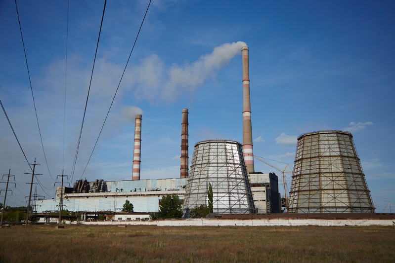 Pavlodarda 51 turǵyn úı ystyq sýsyz otyr