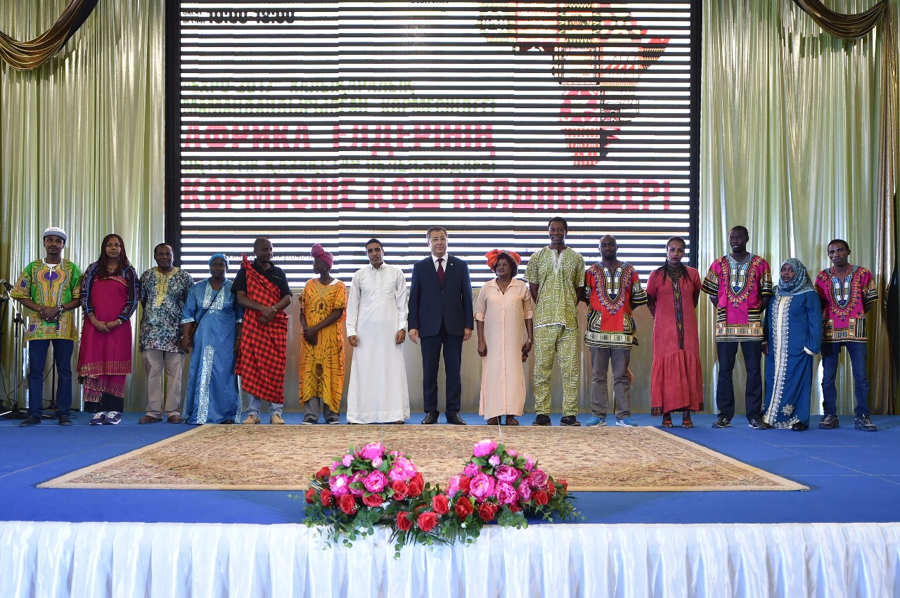 Shymkentte  Afrıka elderiniń jármeńkesi ótip jatyr