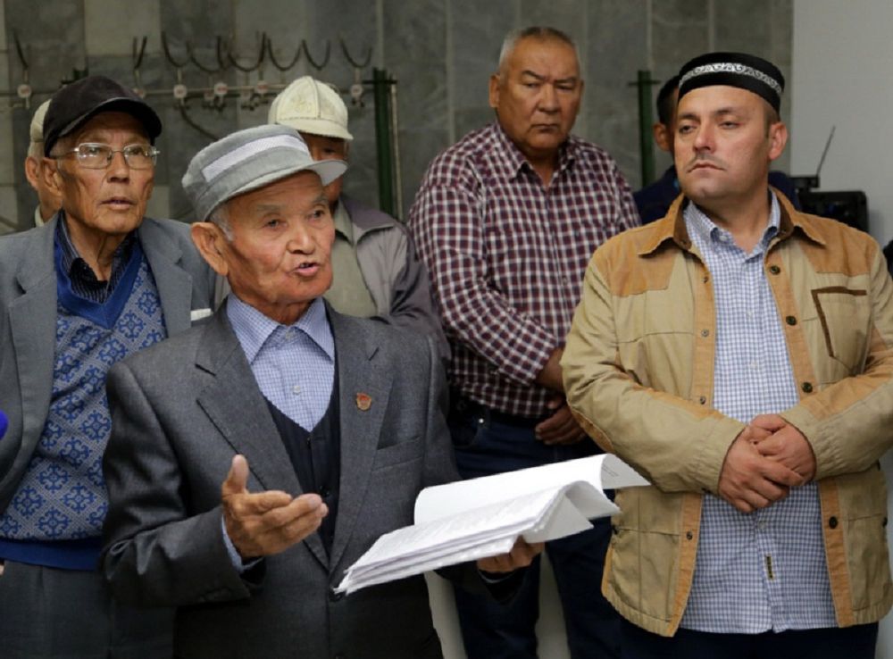 Saıaqqa sý kele jatyr