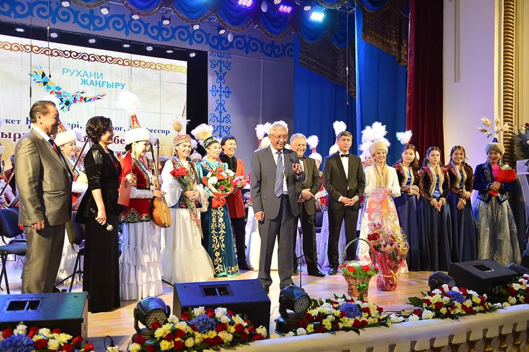 Atyraýda Myrzataı Joldasbekovtiń shyǵarmashylyq keshi ótti