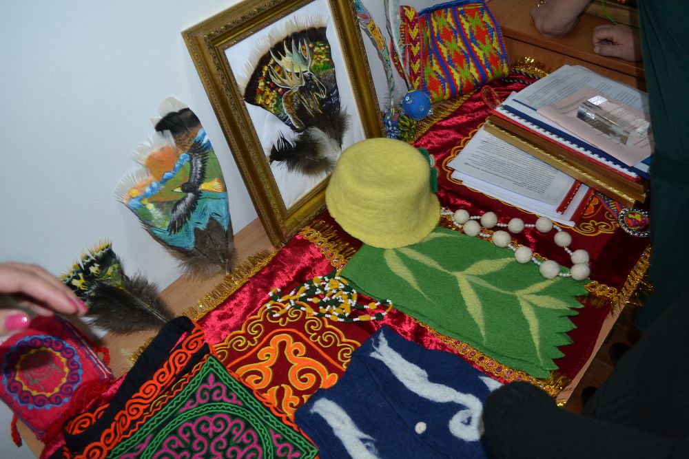 Pavlodarda kórmege oqýshylardyń 250 jumysy qoıyldy 