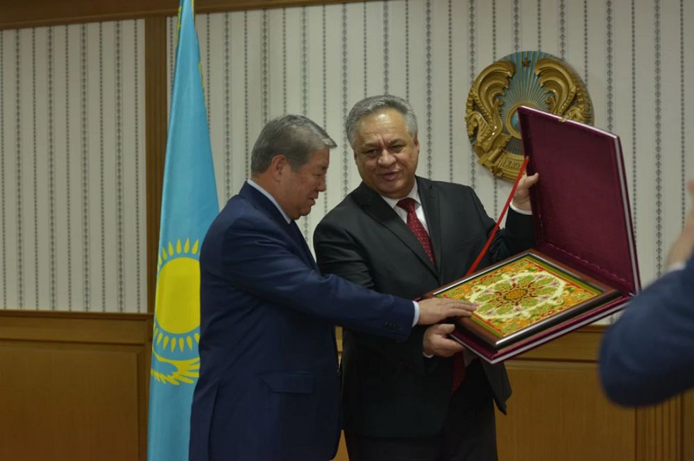 EKSPO-2017 qonaqtarynyń lebizi toptasqan kitap jaryqqa shyqty