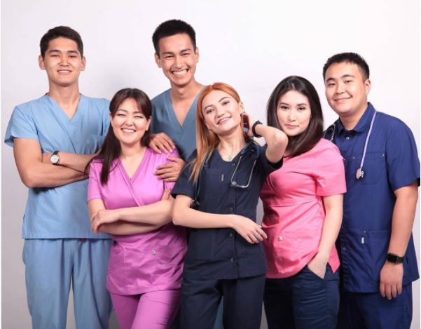 Almatyda «Latyn álipbıi: rýhanı táýelsizdik joly» atty shara ótti