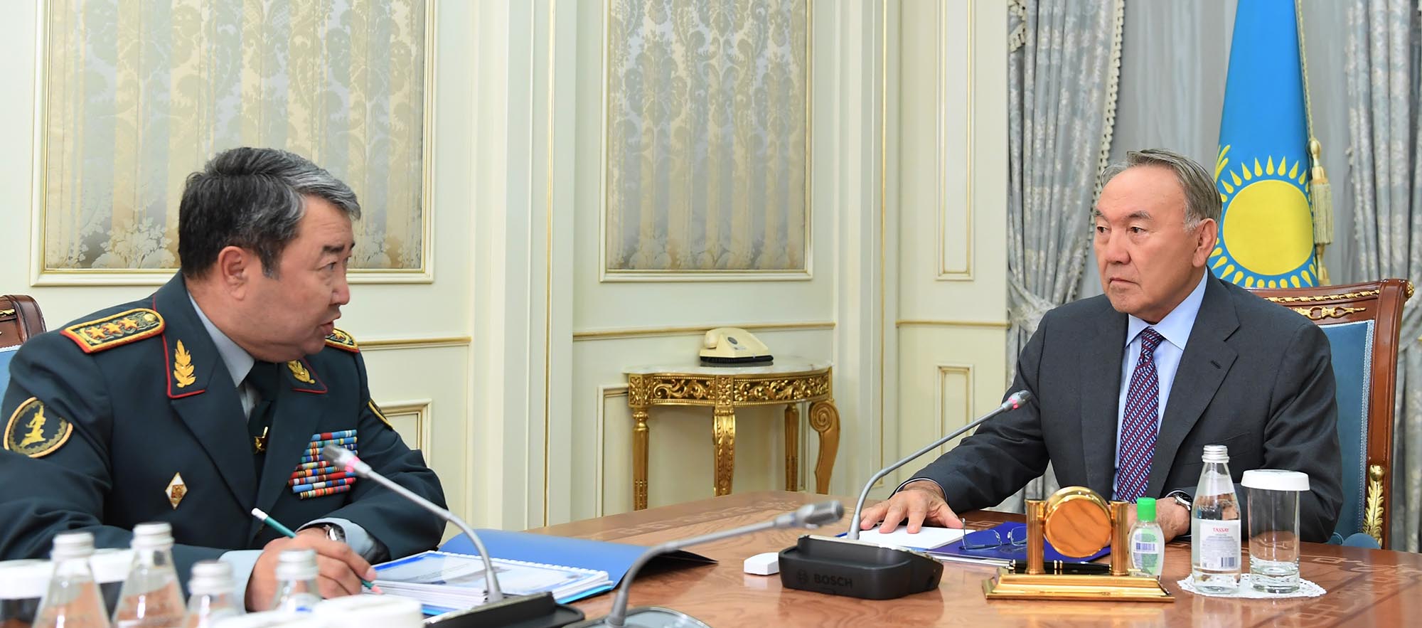 Elbasy Qorǵanys mınıstri Sáken Jasuzaqovty qabyldady