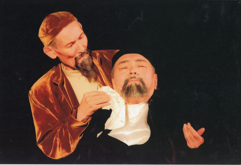 Seksendegi sergek akter