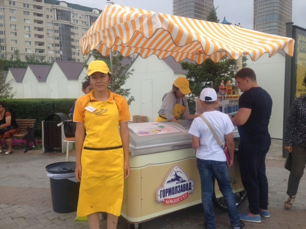 Astanada jyl sońyna deıin kóshe saýdagerleriniń barlyǵy biryńǵaı forma kıedi