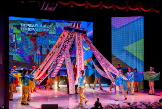 О́skemendegi Dostyq úıi jańa ǵımaratqa kóshedi