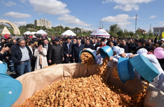 OQO-da bir tonna baýyrsaq pisirildi 