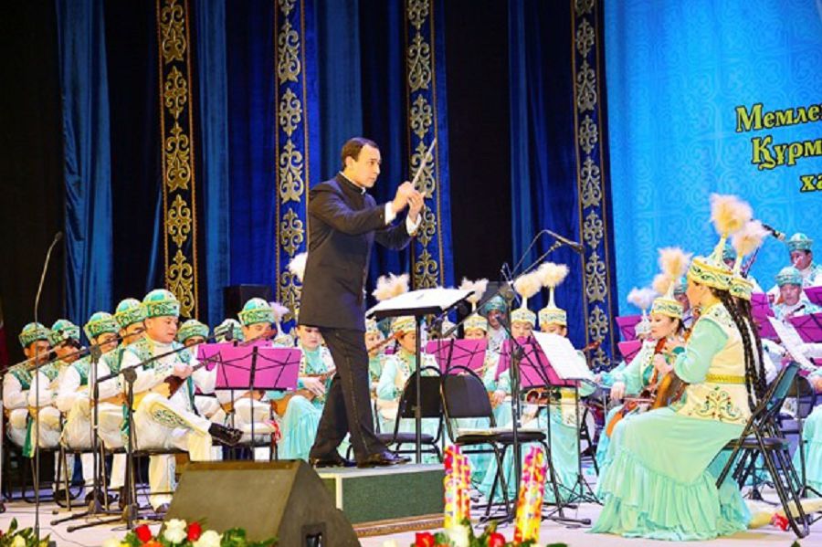 Atyraýda kúı kúmbirlegen kesh ótti