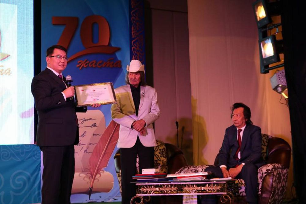 Týǵan jeri tulǵalaryna qurmet kórsetti
