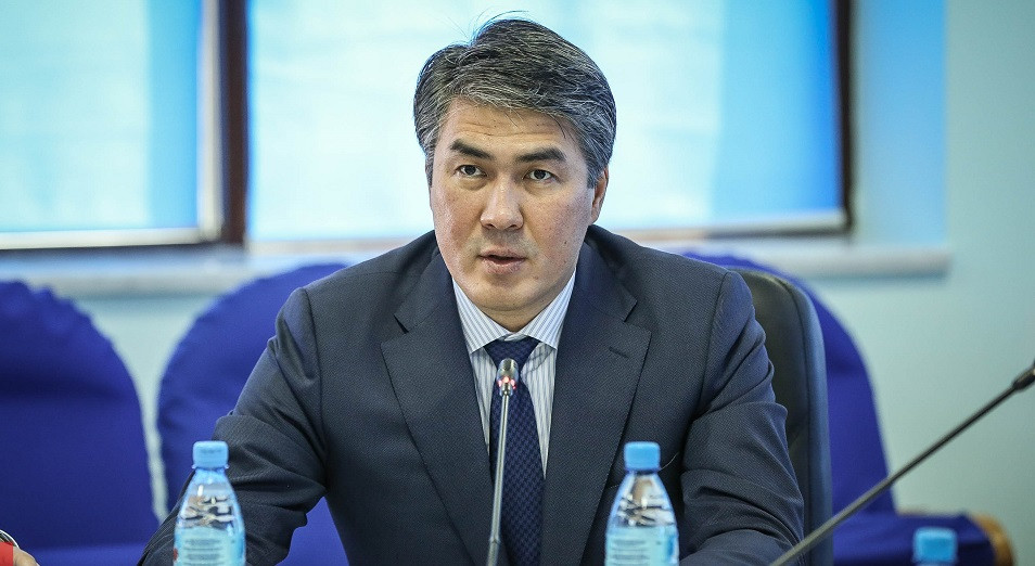 Astana ákimi qoǵamdyq kólikte tegin júrý usynysyna túsinikteme berdi