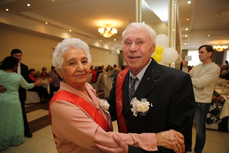 Pavlodar oblysynda  3 myńnan astam zeınetkerge syılyq berildi