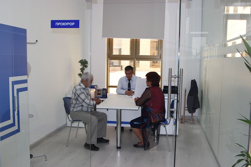 Kúıinip kelip, súıinip shyǵatyn ortalyq