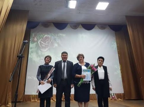 Glýbokoe aýdanynda úzdik muǵalimder marapattaldy