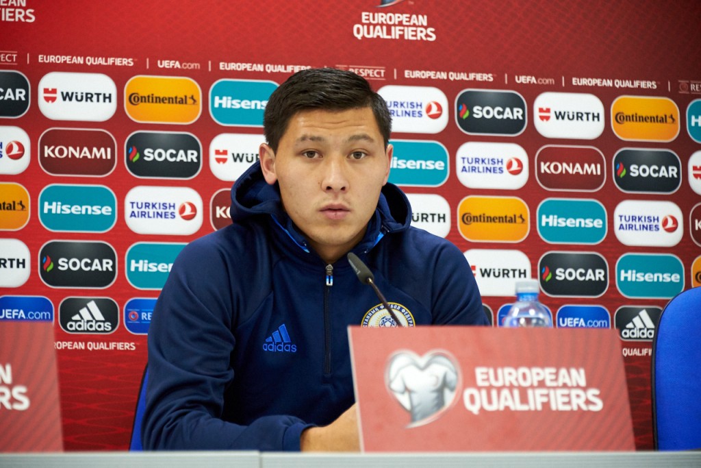 Baýyrjan Turysbek: Fýtbolda jeńilmeıtin qurama bolmaıdy