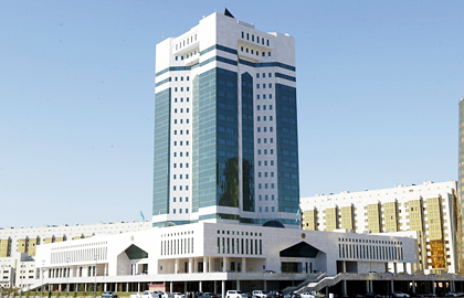 Eńbek daýlary ońtaıly sheshilip keledi