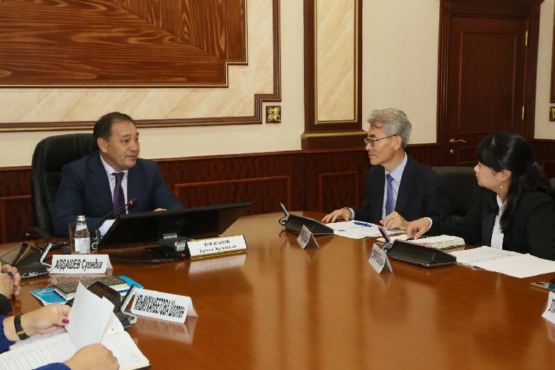 Mańǵystaý oblysynyń ákimi Koreıa Respýblıkasynyń elshisimen kezdesti