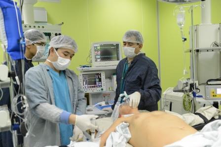 Elimizde qan toby sáıkes kelmeıtin naýqasqa baýyr transplantasııasy jasaldy