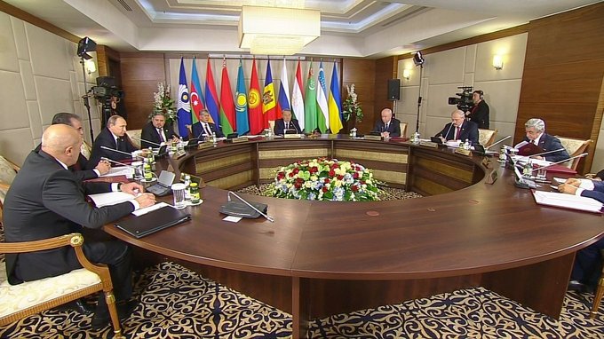 О́zbekstan men Moldova prezıdentteri JEEK otyrysyna alǵash ret qatysýda