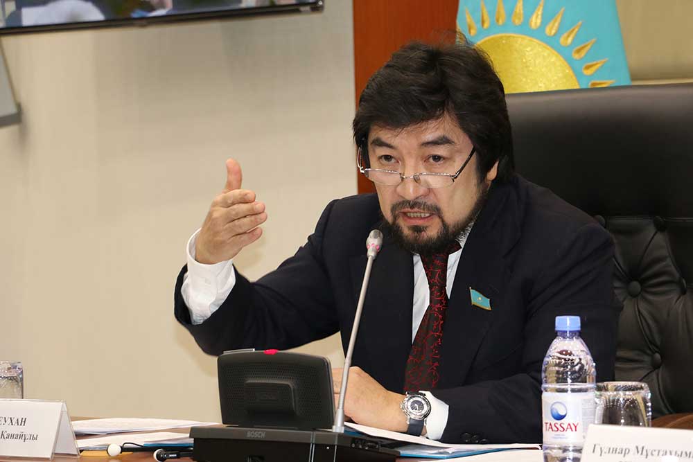 Bekbolat Tileýhan: Dıgraftan tolyq bas tartýdyń qajeti joq